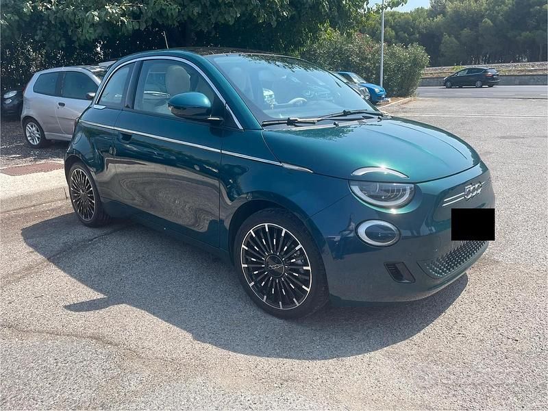 Usata Fiat 500e La Prima 41 kW (57 CV) 2021 Blu Berlina