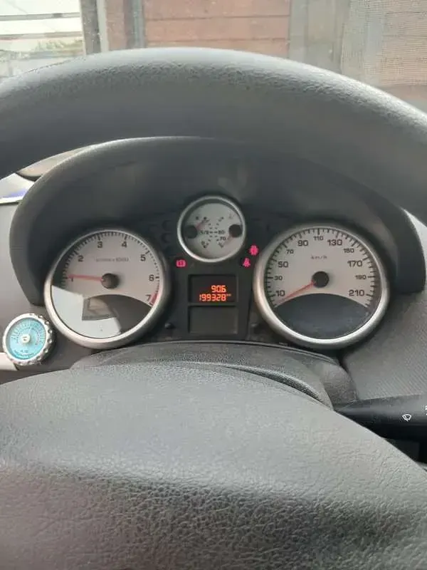 Usata Peugeot 207 73 CV (53 kW) 2008 Grigio Berlina