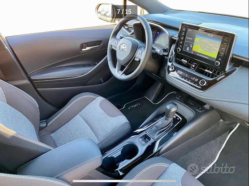 Usata Toyota Corolla 152 CV (111 kW) 2020 Bronzo Station wagon