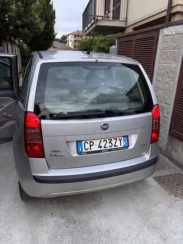 Usata Fiat Idea Dynamic 101 CV (74 kW) 2005 Monovolume