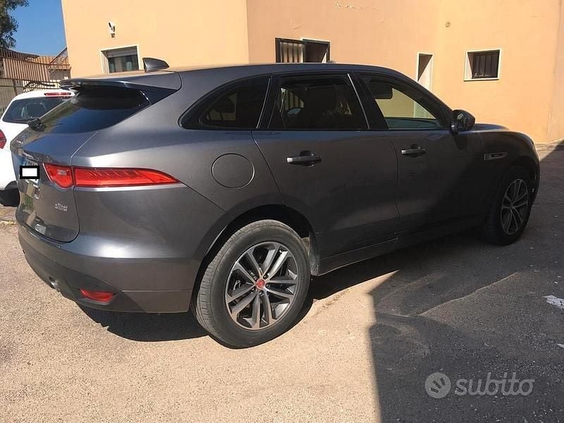 Usata Jaguar F-Pace R-Sport 241 CV (177 kW) 2017 Grigio SUV