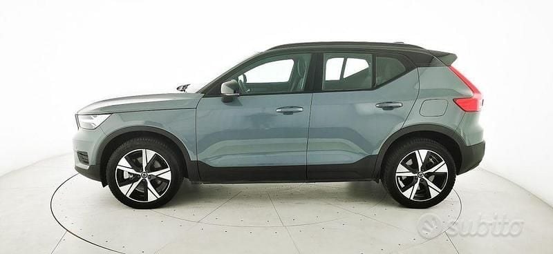 Usata Volvo XC40 Plus 169 kW (231 CV) 2022 Grigio pastello SUV