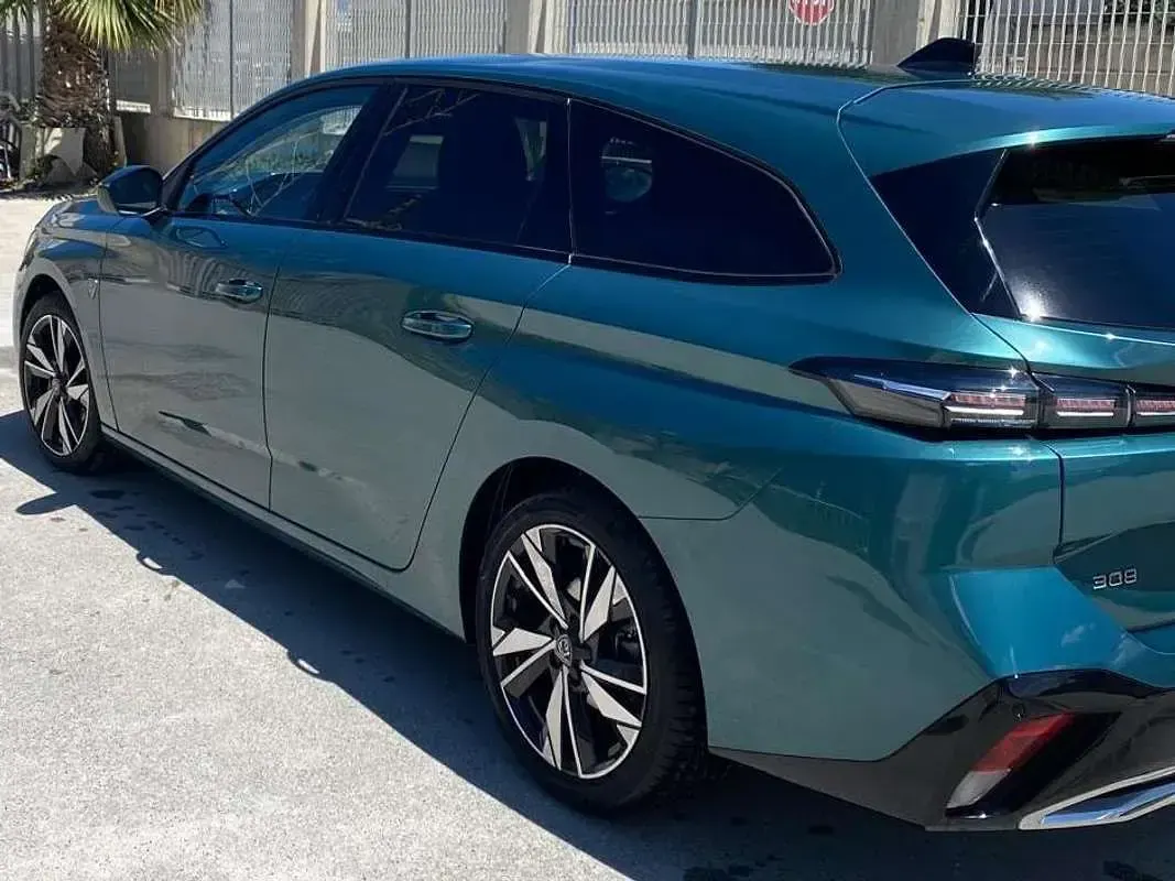 Usata Peugeot 308 SW Allure 131 CV (96 kW) 2022 Verde Station wagon