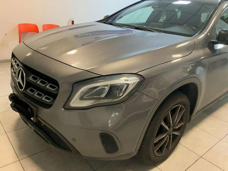 Usata Mercedes GLA250 211 CV (155 kW) 2017 Grigio SUV