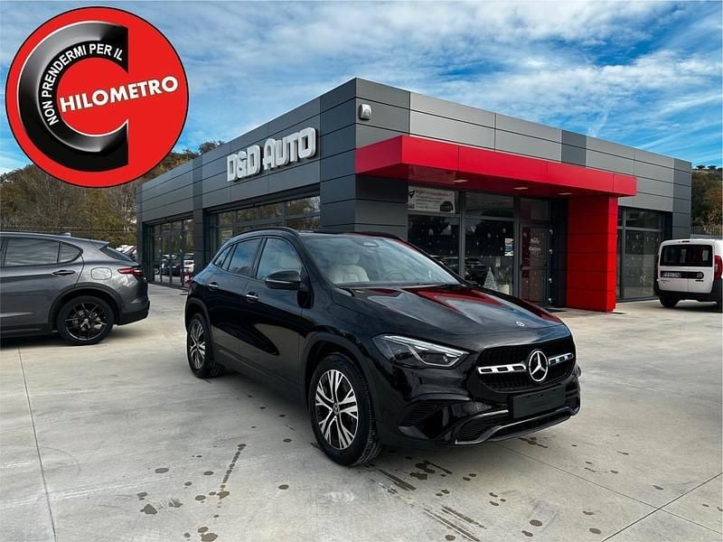 Nero Usata 2024 Mercedes GLA200 Advanced Plus SUV | 43.000 € (Buon prezzo) - Immagine 1/4