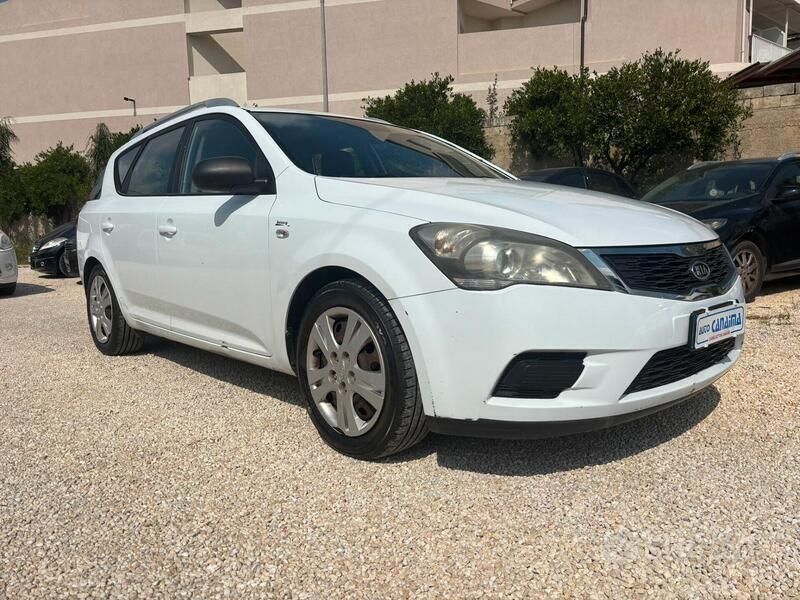 Usata Kia Ceed 109 CV (80 kW) 2009 Bianco Utilitaria