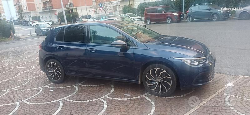 Blu Usata 2020 VW Golf VIII Style Tre volumi | 16.500 € (Ottimo prezzo) - Immagine 1/4