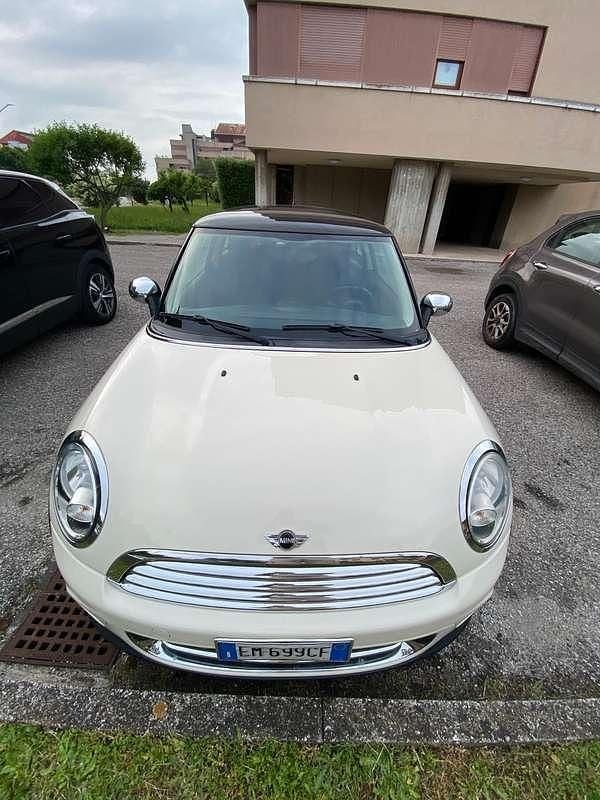 Usata Mini Cooper D 111 CV (81 kW) 2012 Bianco Utilitaria