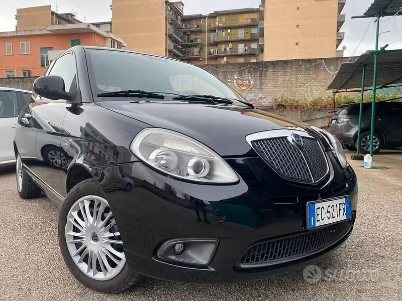 Usata Lancia Ypsilon 75 CV (55 kW) 2011 Nero Utilitaria
