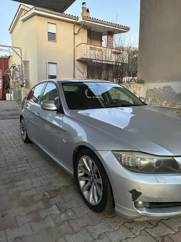 Usata BMW 320 177 CV (130 kW) 2009 Berlina