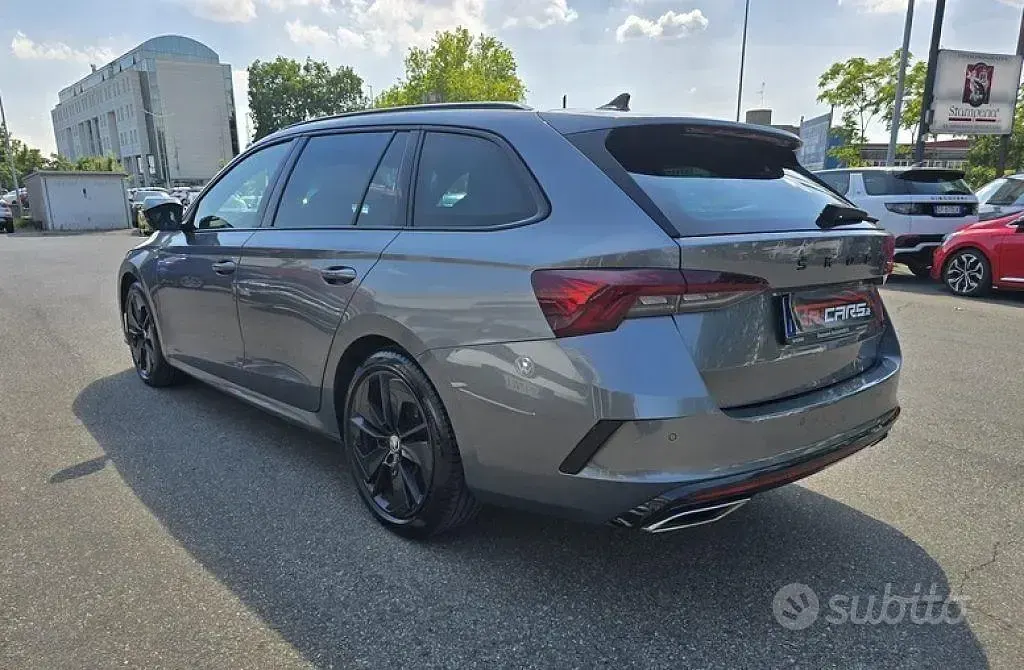 Usata Skoda Octavia RS 200 CV (147 kW) 2024 Grigio Station wagon