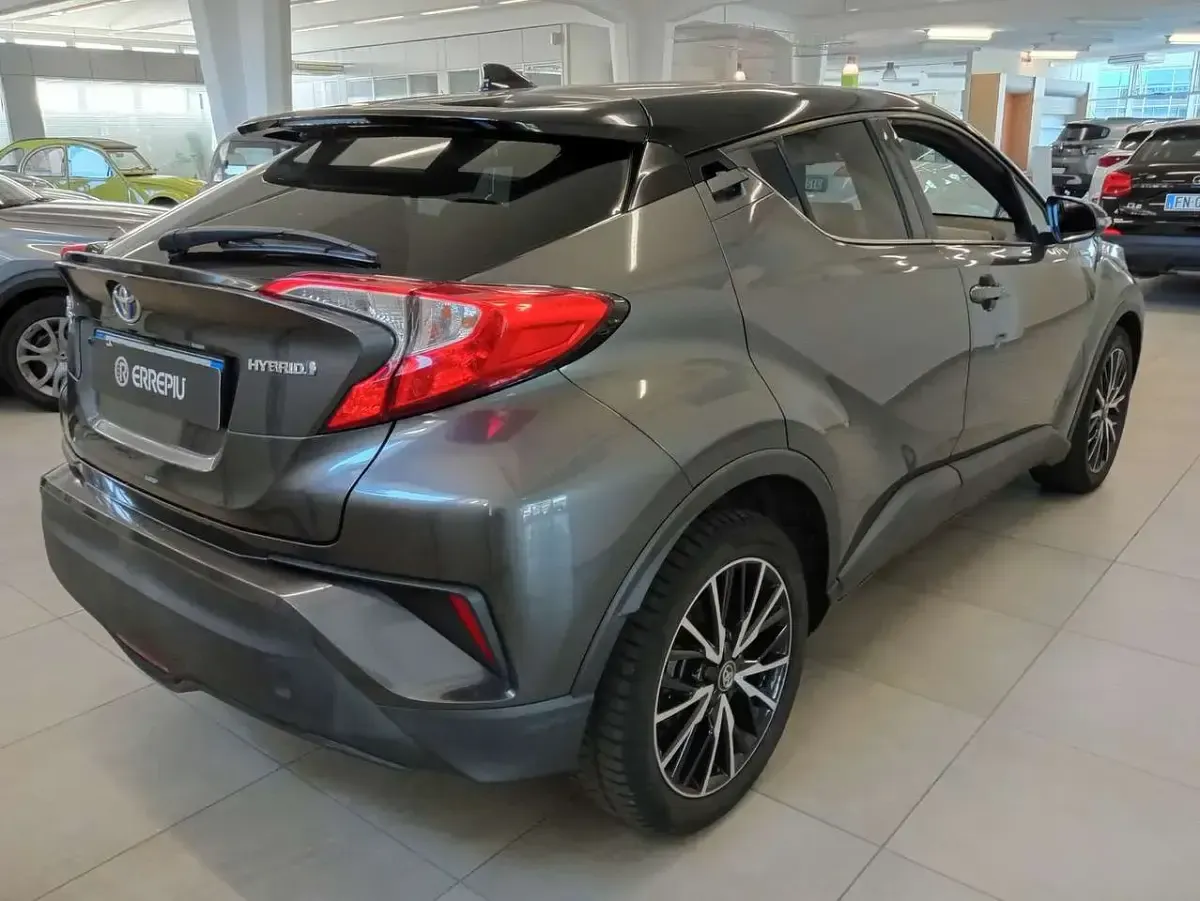 Usata Toyota C-HR Lounge 122 CV (89 kW) 2018 Grigio SUV