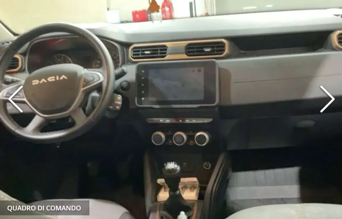 Usata Dacia Duster Extreme 101 CV (74 kW) 2023 Verde oxide SUV