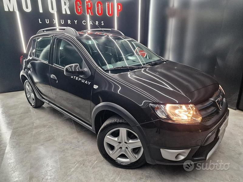 Begagnad Dacia Sandero Prestige 90 HK (66 kW) 2013 Svart Sedan