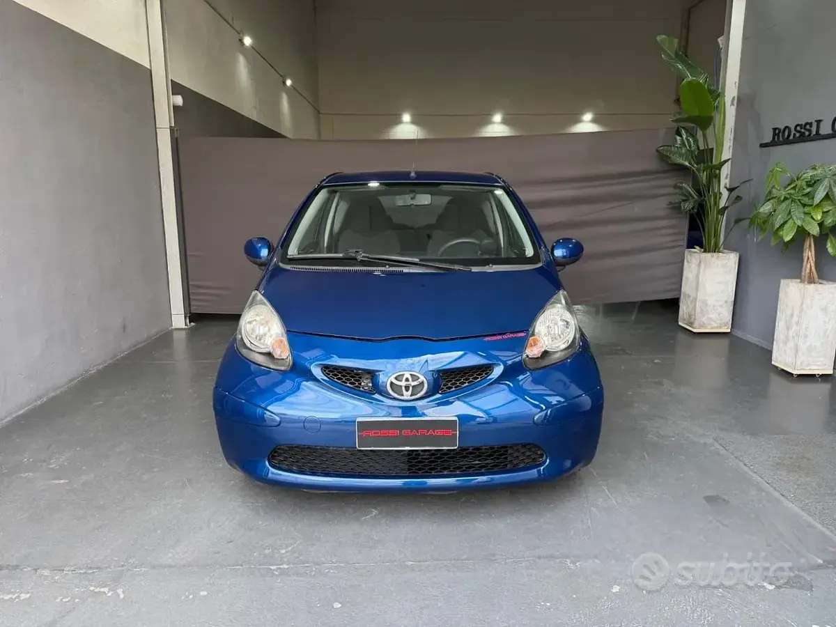 Begagnad Toyota Aygo 68 HK (50 kW) 2007 Blå Halvkombi