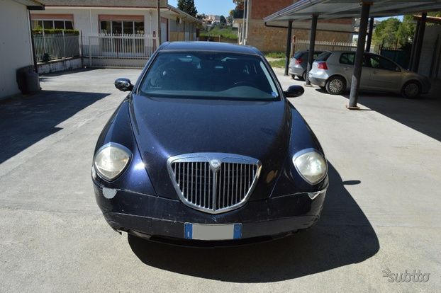Lancia thesis 2005