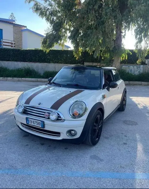 Usata Mini Cooper 120 CV (88 kW) 2009 Beige Utilitaria