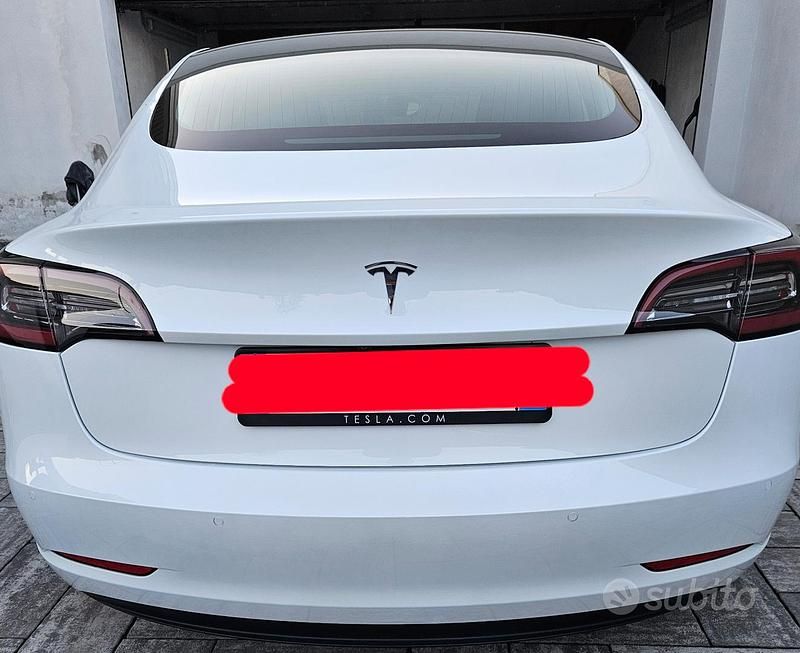 Usata Tesla Model 3 Standard Range Plus 239 kW (325 CV) 2020 Bianco Berlina