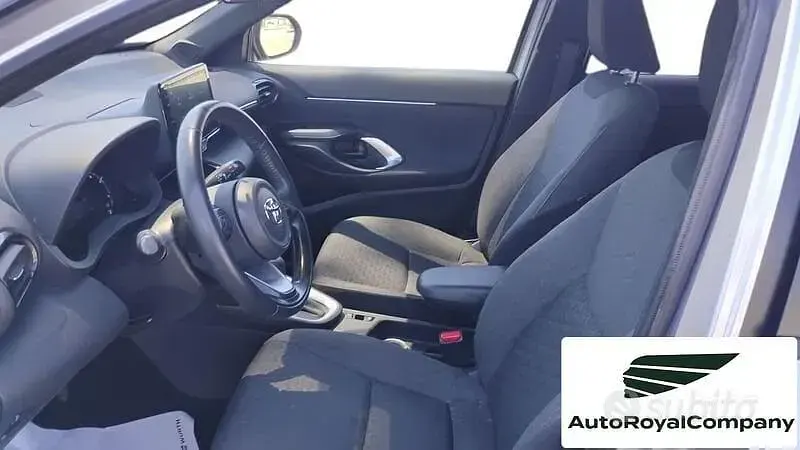 Usata Toyota Yaris Cross Trend 116 CV (85 kW) 2023 Grigio SUV
