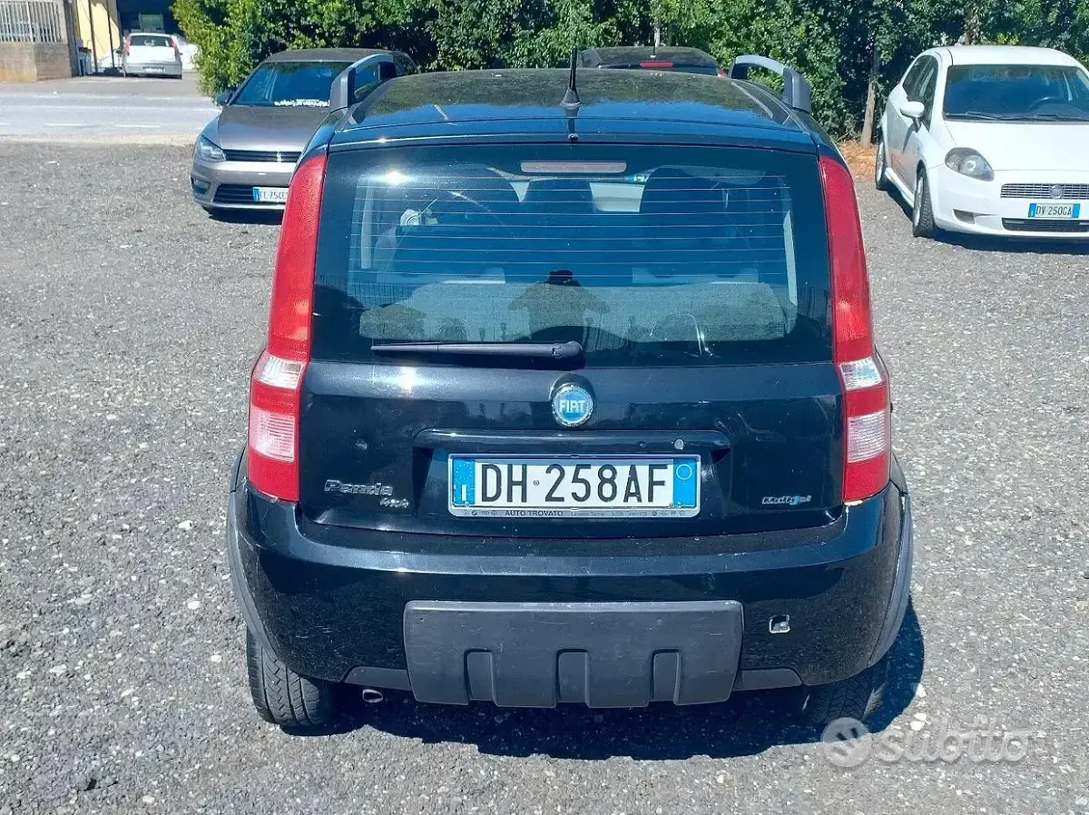 Usata Fiat Panda 4x4 69 CV (50 kW) 2007 Nero Utilitaria