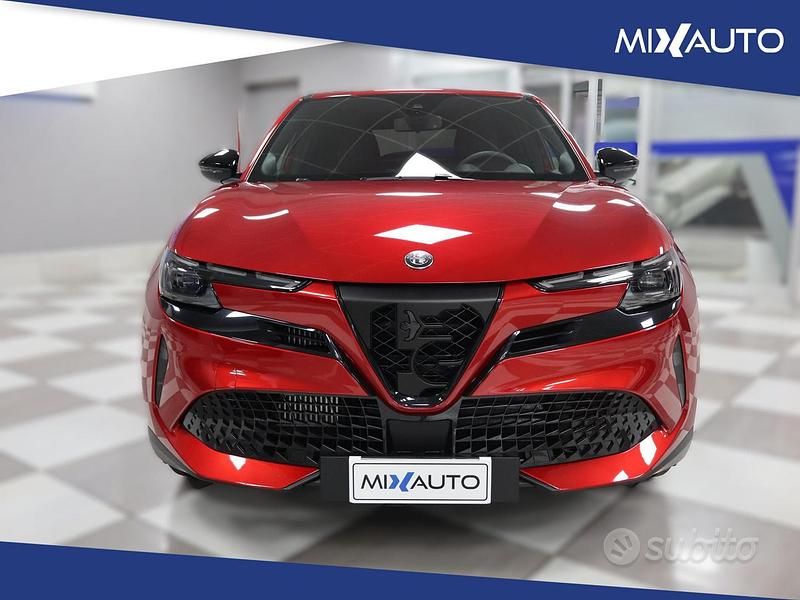 Nuova Alfa Romeo GT Junior Edizione Speciale 145 CV (106 kW) 2025 Rosso Berlina
