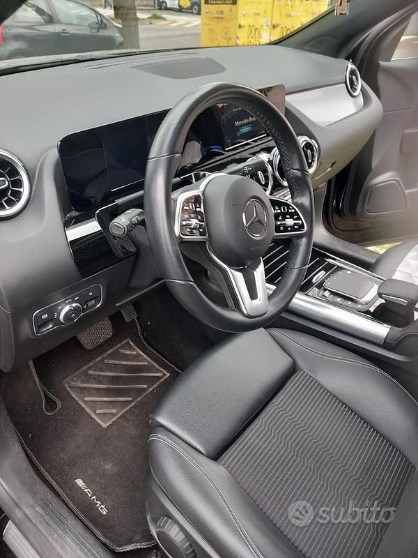 Usata Mercedes GLA200 136 CV (100 kW) 2022 Nero SUV