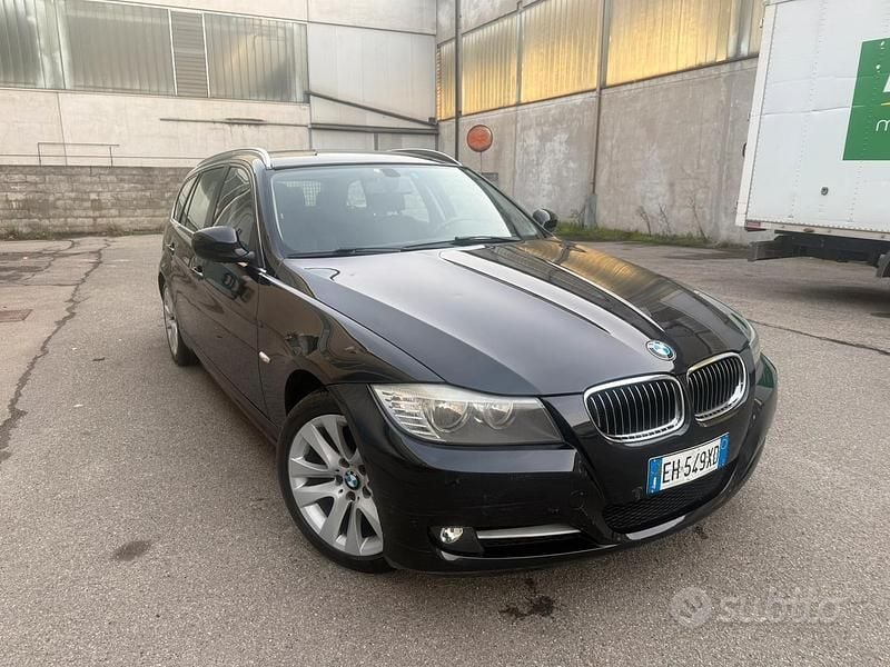 Usata BMW 318 Efficient Dynamics 143 CV (105 kW) 2011 Nero Station wagon