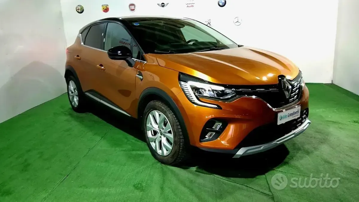 Usata Renault Captur Intens 101 CV (74 kW) 2020 Marrone SUV
