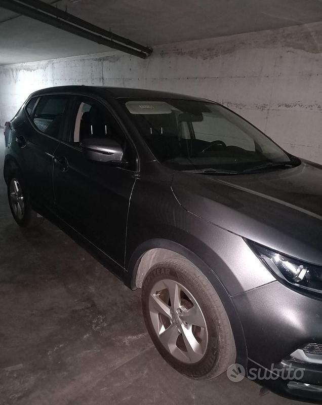 Usata Nissan Qashqai 131 CV (96 kW) 2017 Grigio SUV
