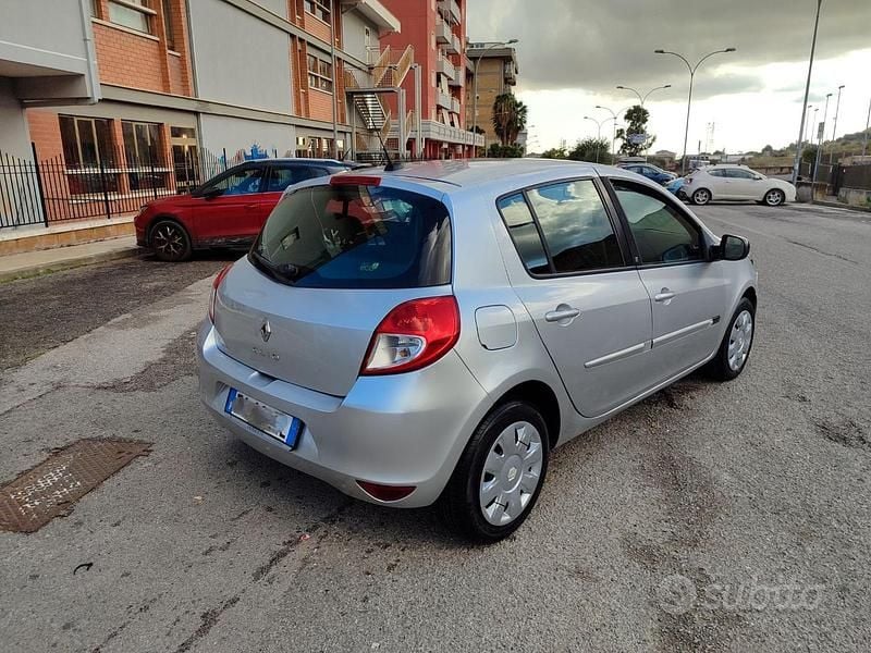 Usata Renault Clio II 86 CV (63 kW) 2010