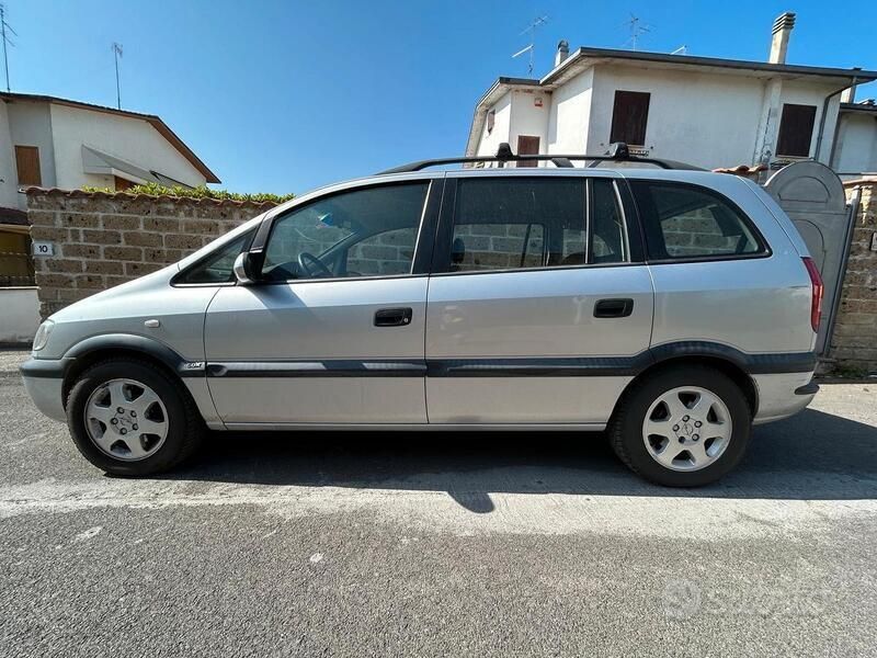 Grigio Usata 1999 Opel Zafira Monovolume | 1400 € - Immagine 1/4