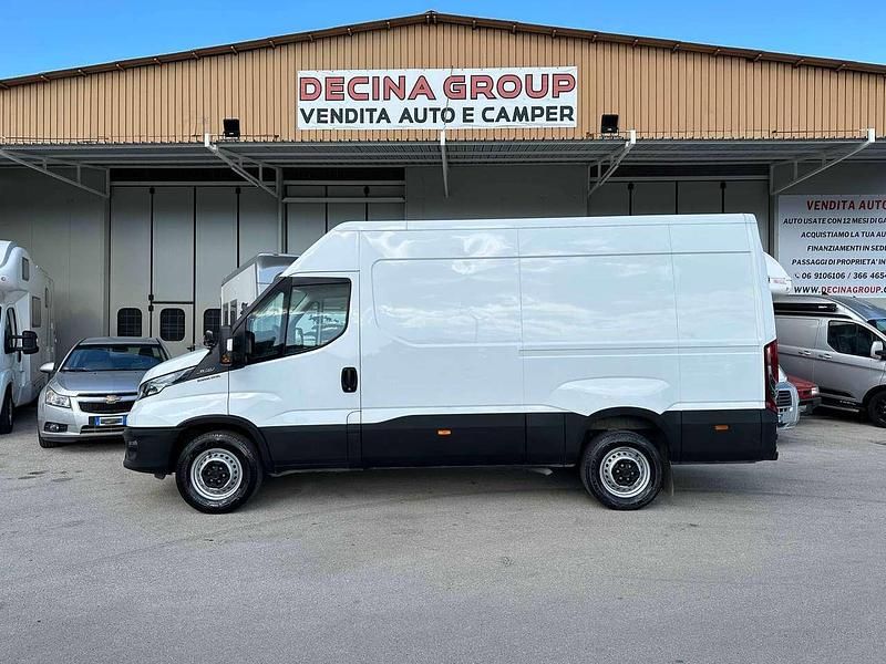 Usata Iveco Daily 136 CV (100 kW) 2021 Bianco Furgone