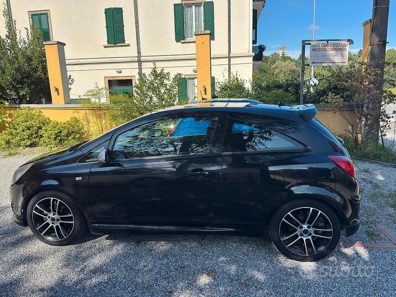Nero Usata 2008 Opel Corsa Sport Due volumi | 1999 € (Ottimo prezzo) - Immagine 1/4