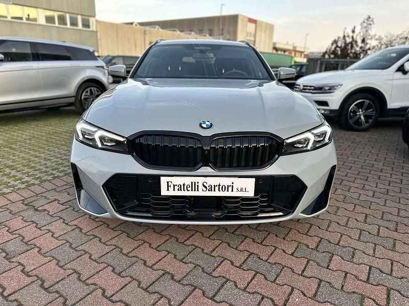 Usata BMW 320 M Sport 190 CV (139 kW) 2024 Brooklyn grey Station wagon