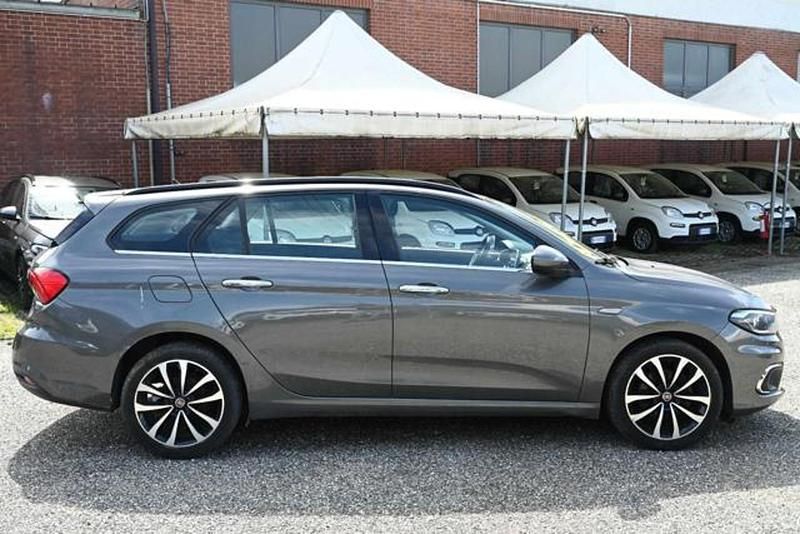 Usata Fiat Tipo Lounge 120 CV (88 kW) 2017 Grigio scuro Station wagon