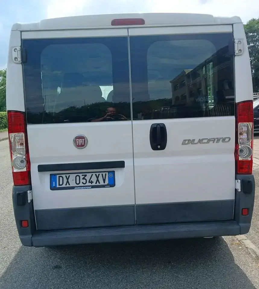 Usata Fiat Ducato 120 CV (88 kW) 2010 Vernice pastello Furgone
