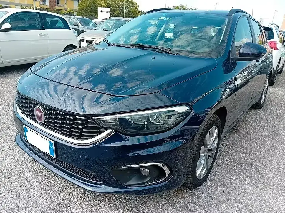 Usata Fiat Tipo Business 120 CV (88 kW) 2020 Blu Station wagon