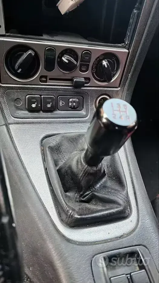 Usata Mazda MX5 146 CV (107 kW) 2004 Nero Cabrio
