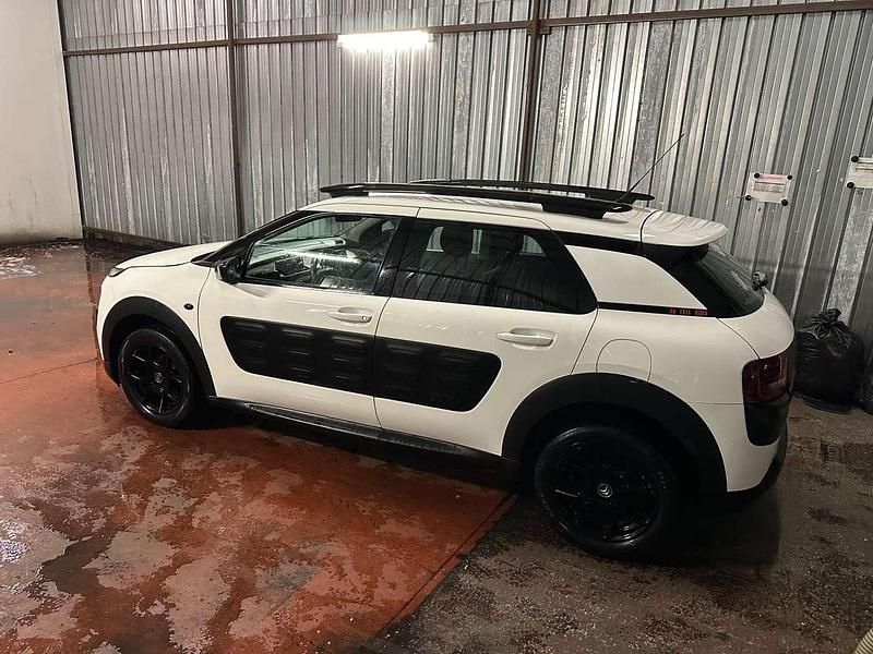 Usata Citroën C4 Cactus Feel 82 CV (60 kW) 2018 Bianco Utilitaria