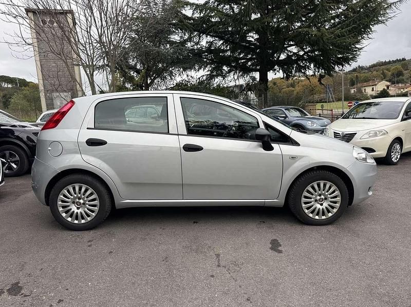Usata Fiat Punto Active 75 CV (55 kW) 2012 Argento Berlina
