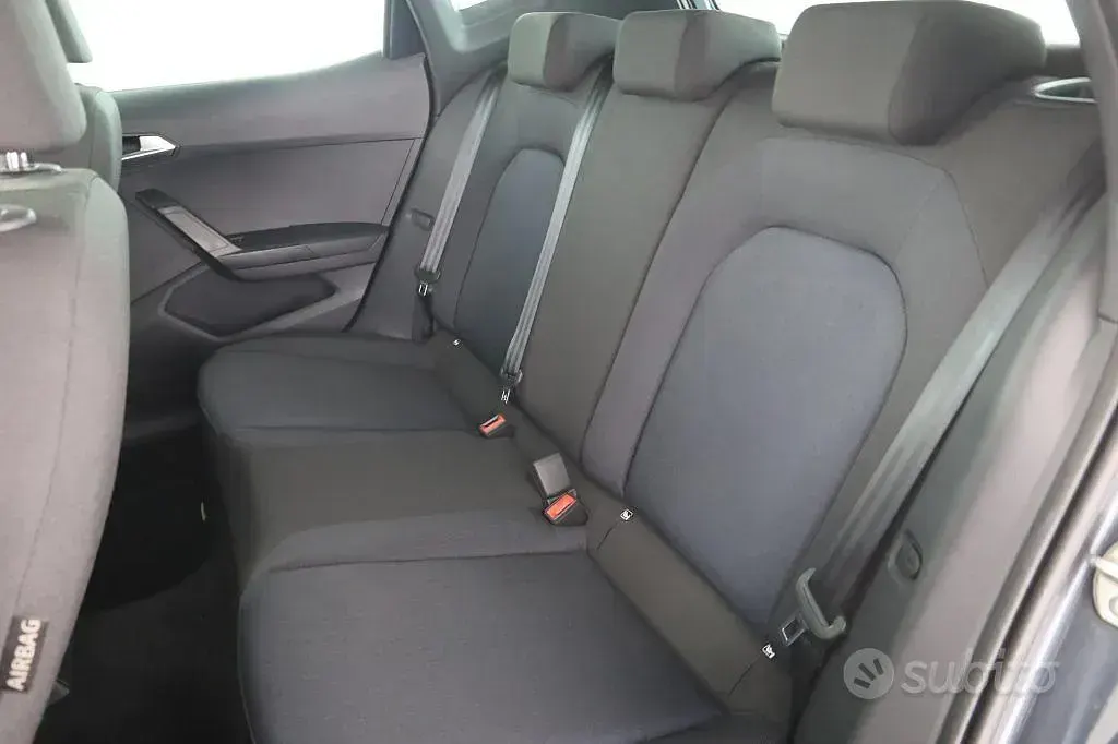 Usata Seat Arona FR 116 CV (85 kW) 2025 Grigio SUV