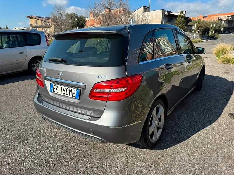 Usata Mercedes B200 Premium 2012 Monovolume