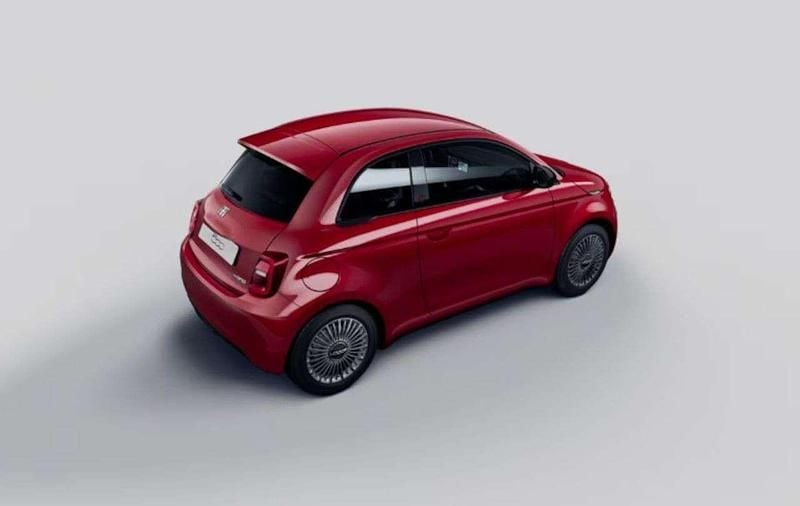 Nuova Fiat 500 Icon 65 CV (47 kW) 2026 Red passion pastello Berlina