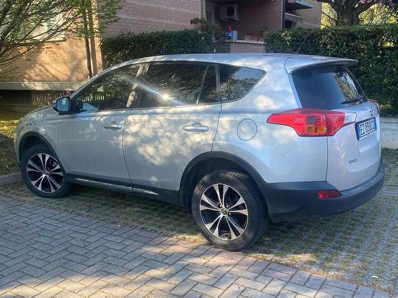 Usata Toyota RAV4 Active 143 CV (105 kW) 2015 Argento SUV