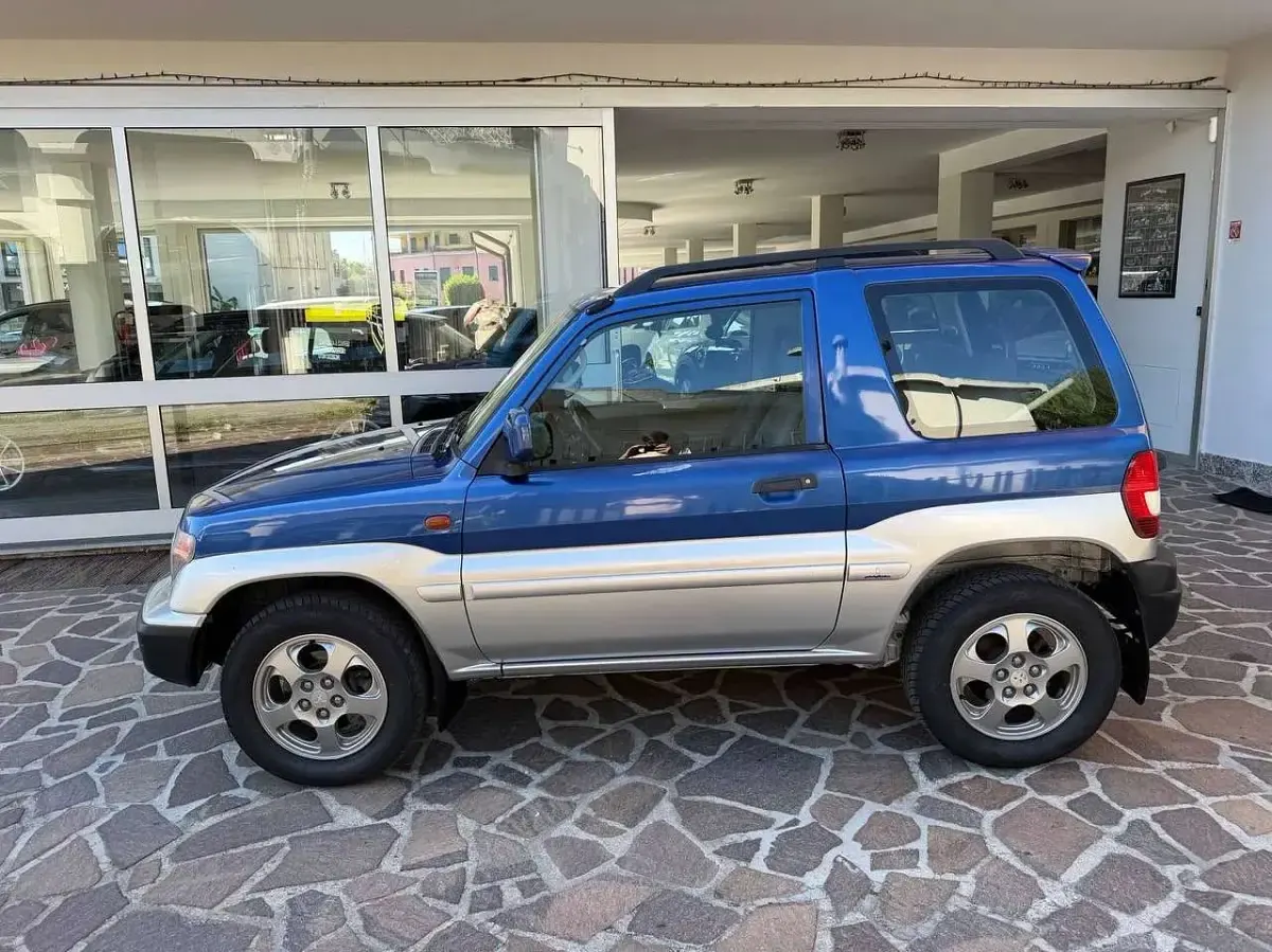 Usata Mitsubishi Pajero Comfort Edition 120 CV (88 kW) 2000 Blu/azzurro SUV