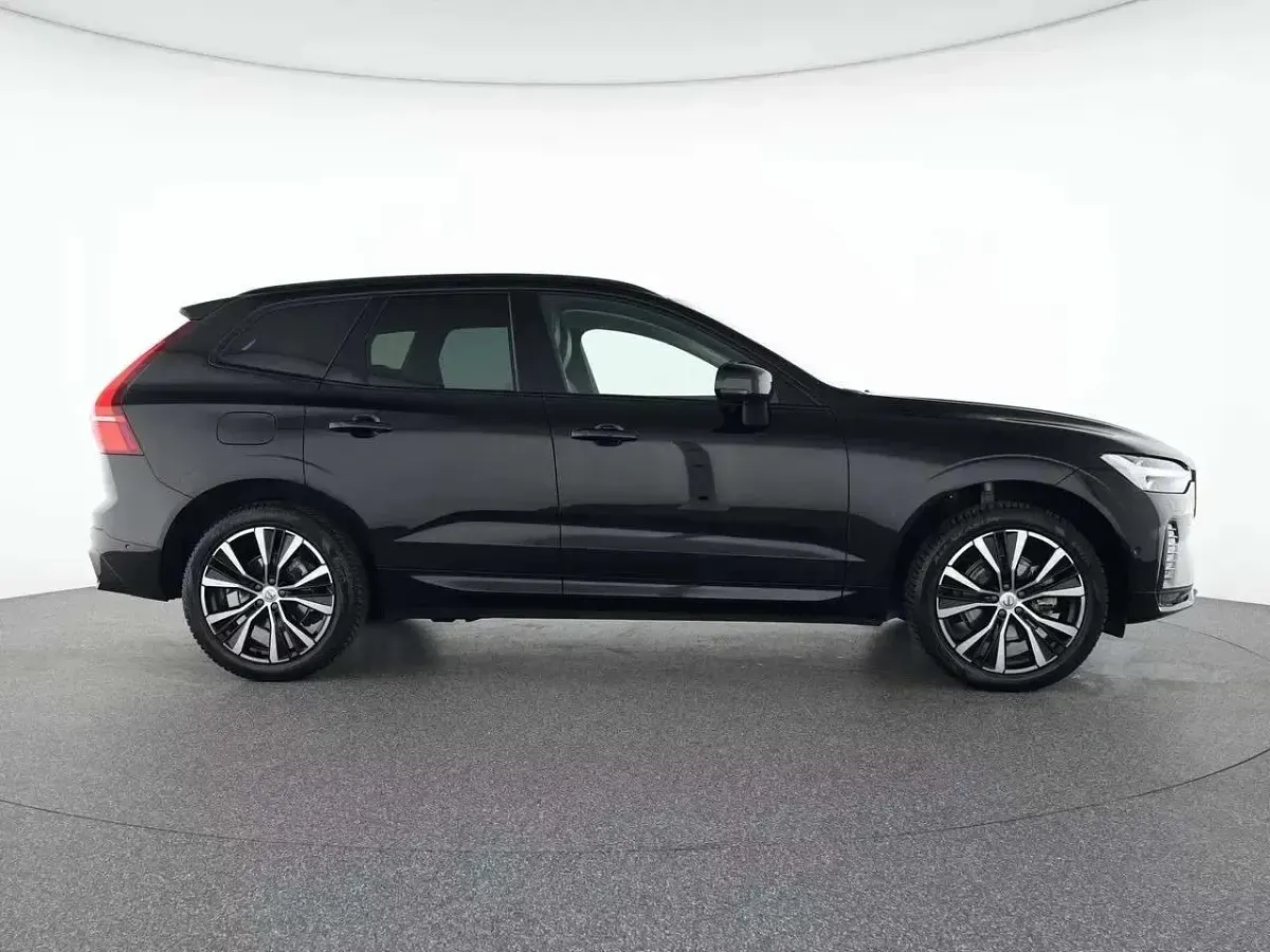Usata Volvo XC60 Plus 250 CV (183 kW) 2025 Onyx black SUV