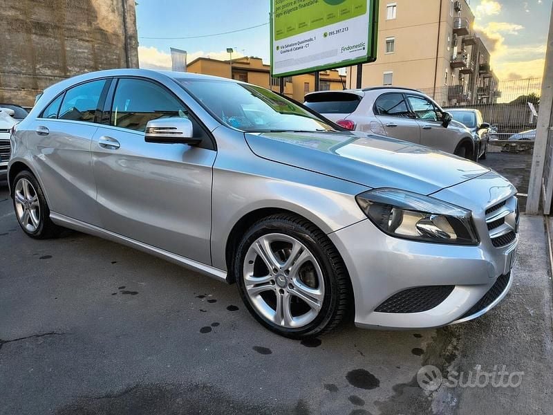 Usata Mercedes A180 108 CV (79 kW) 2013 Grigio Berlina