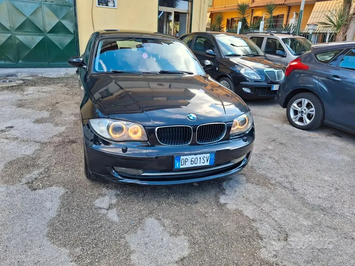 Usata BMW 118 143 CV (105 kW) 2008 Nero Utilitaria
