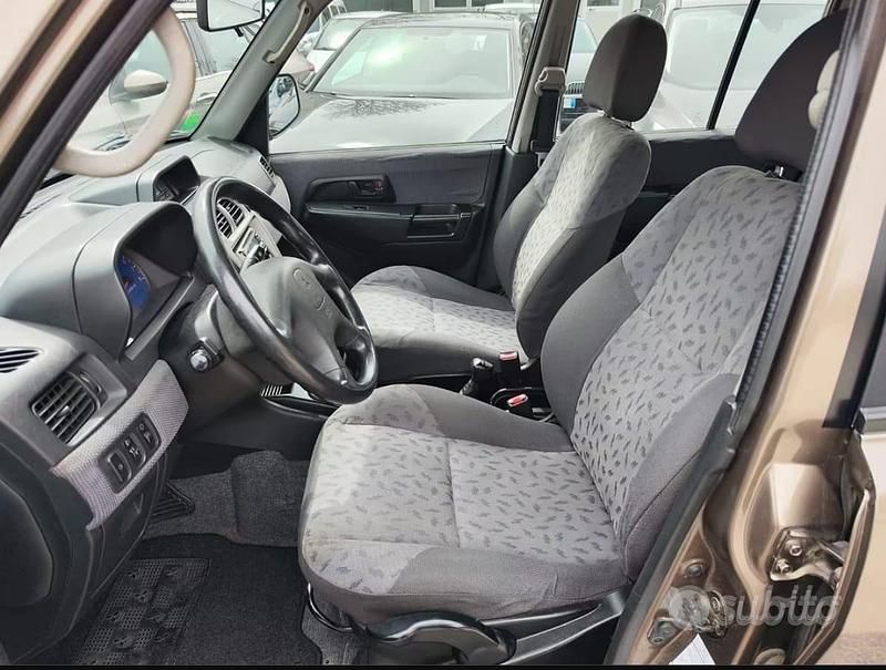 Usata Mitsubishi Pajero 129 CV (94 kW) 2002 Marrone SUV