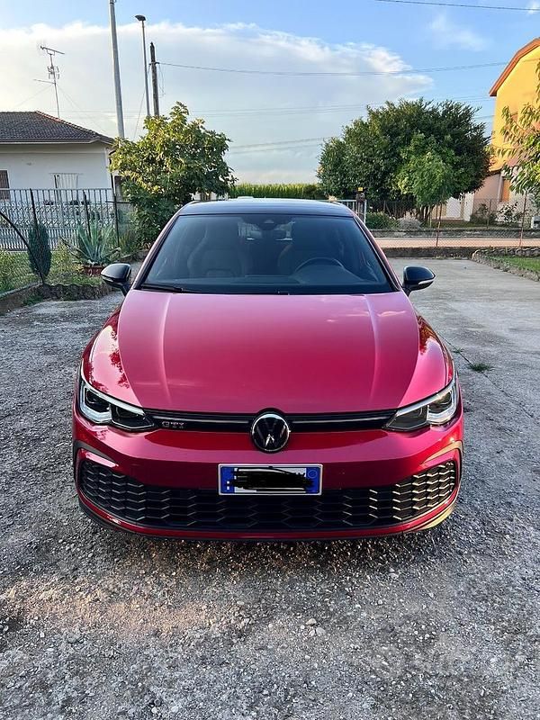 Usata VW Golf VIII GTI 245 CV (180 kW) 2022 Rosso Berlina